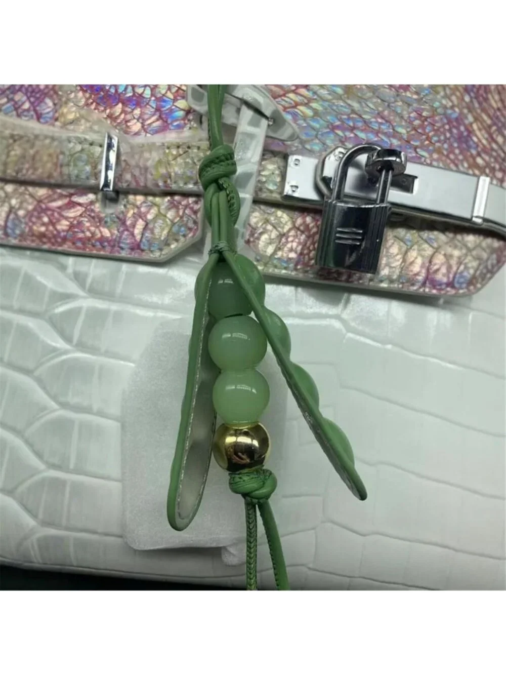 Trendy Handmade Pea Charm Pendant Keychain - Stylish Accessory for Bags & Phones